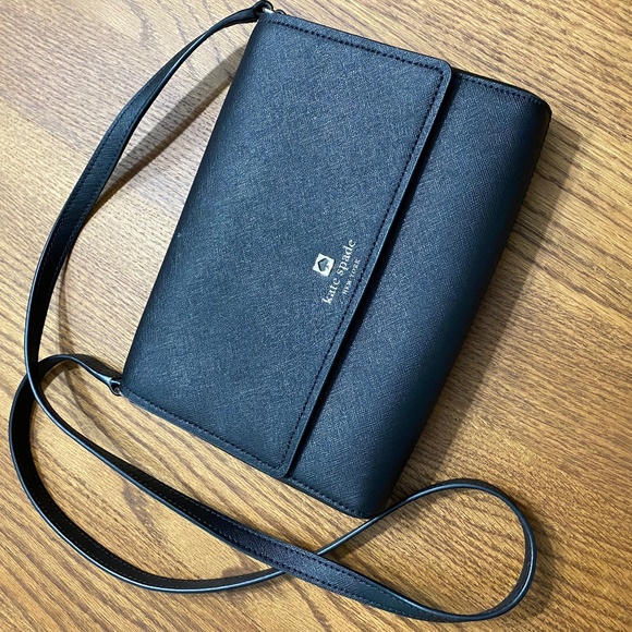 kate spade Handbags - Kate Spade Crossbody bag - cove street dody